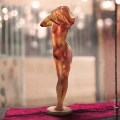 Vessière Cristaux Editions D’Art|Sculptures Cristal|Femme au Chandail Nadine Enakieff Daum