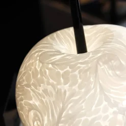 Vessière Cristaux Luminaires|Lampes Cristal|Lampe cerise blanc cristal de Lorraine