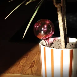 Vessière Cristaux Décoration|Fleurs Cristal|Mini Globe d’arrosage rouge en cristal de Lorraine
