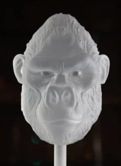 Vessière Cristaux Éditions D’Art Cristal|Bestiaire|Tête de Gorille mat pâte de cristal par Loïc Ortega